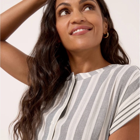 Evereve 100% Cotton Size Small Addison Stripe Button Down Shirt - Picture 1 of 7